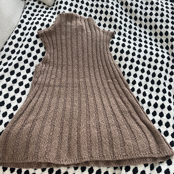 NWT DISSH Vero Tank - Picture 10 of 12